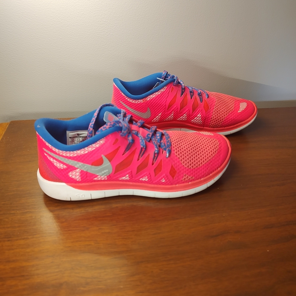 Nike Free 5.0 Y6 in Pink, Blue, and Silver Swoosh GUC!